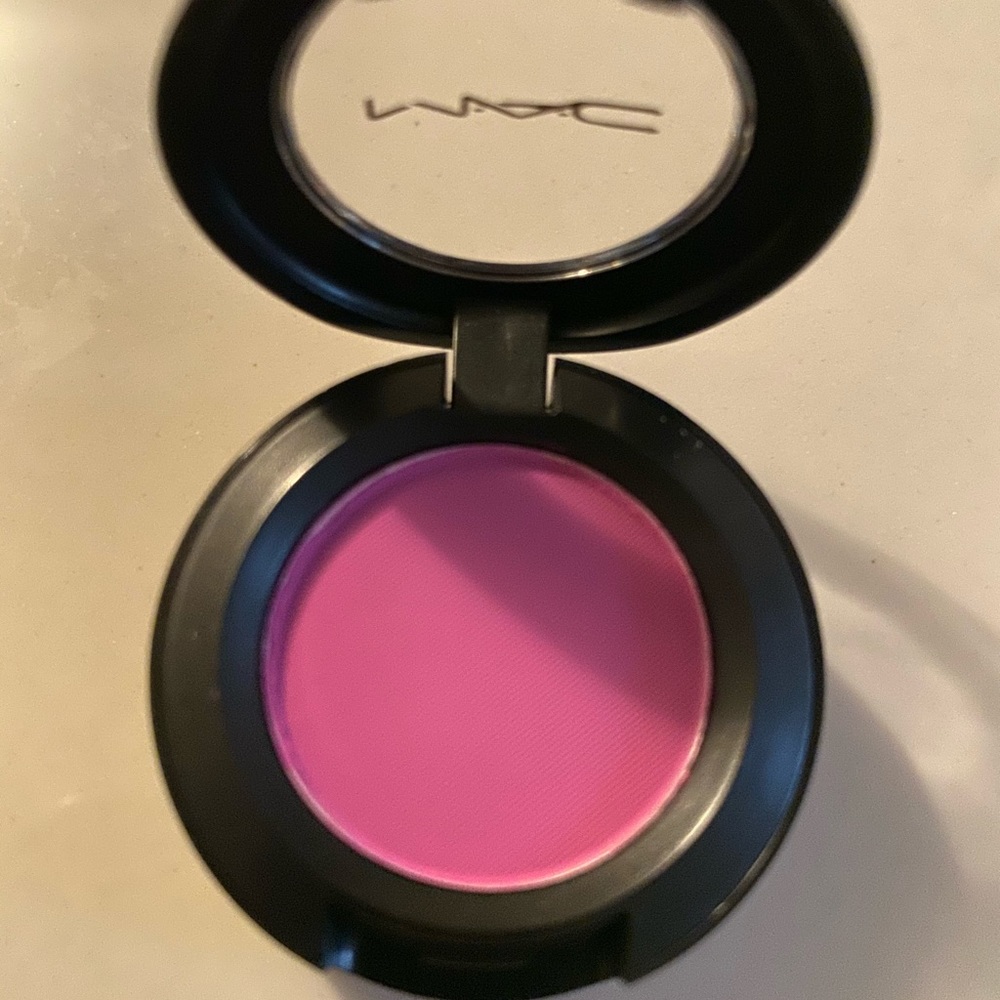 MAC Pink Eyeshadow/Blush